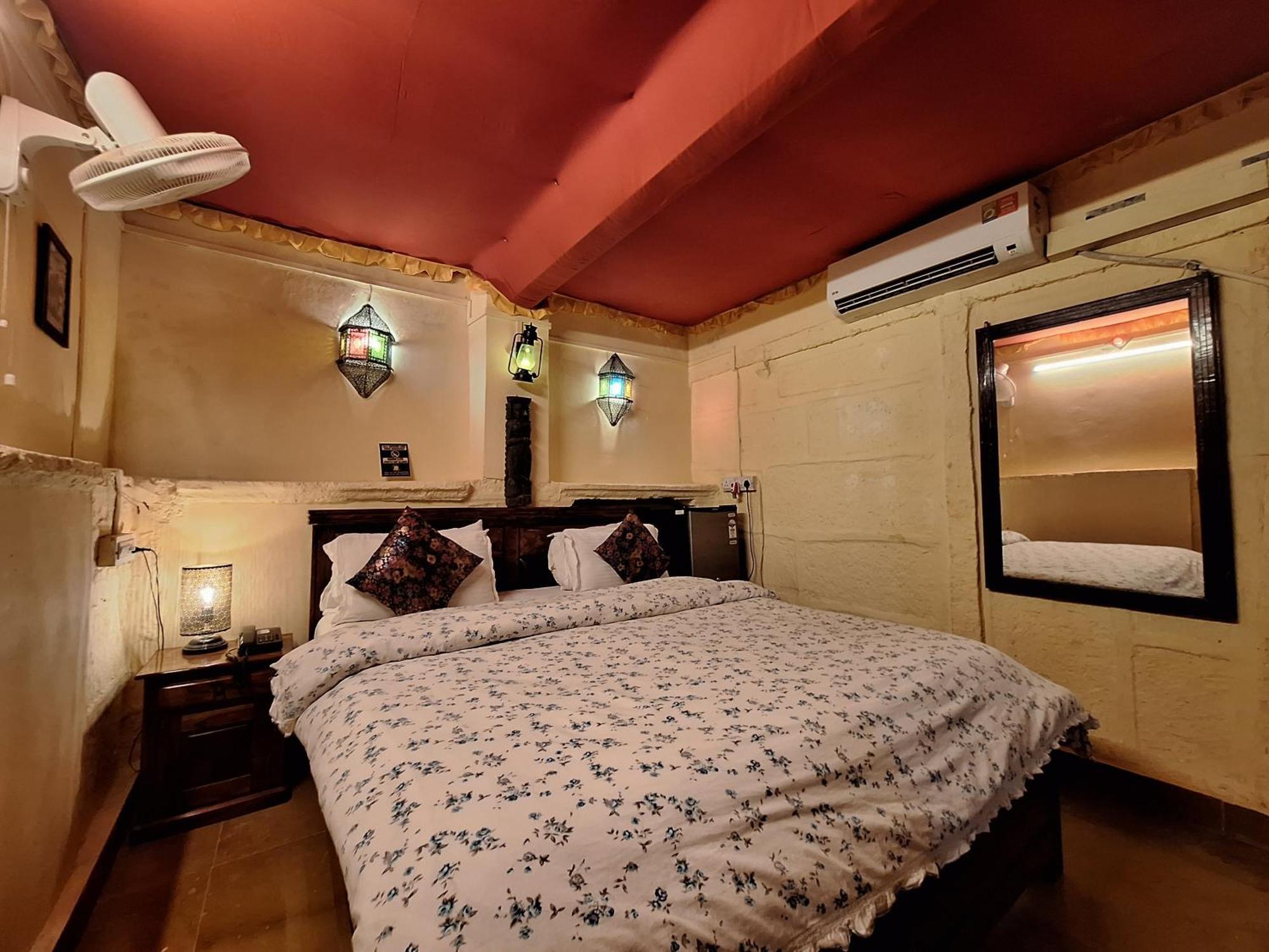 Desert Haveli Guest House Jaisalmer Buitenkant foto
