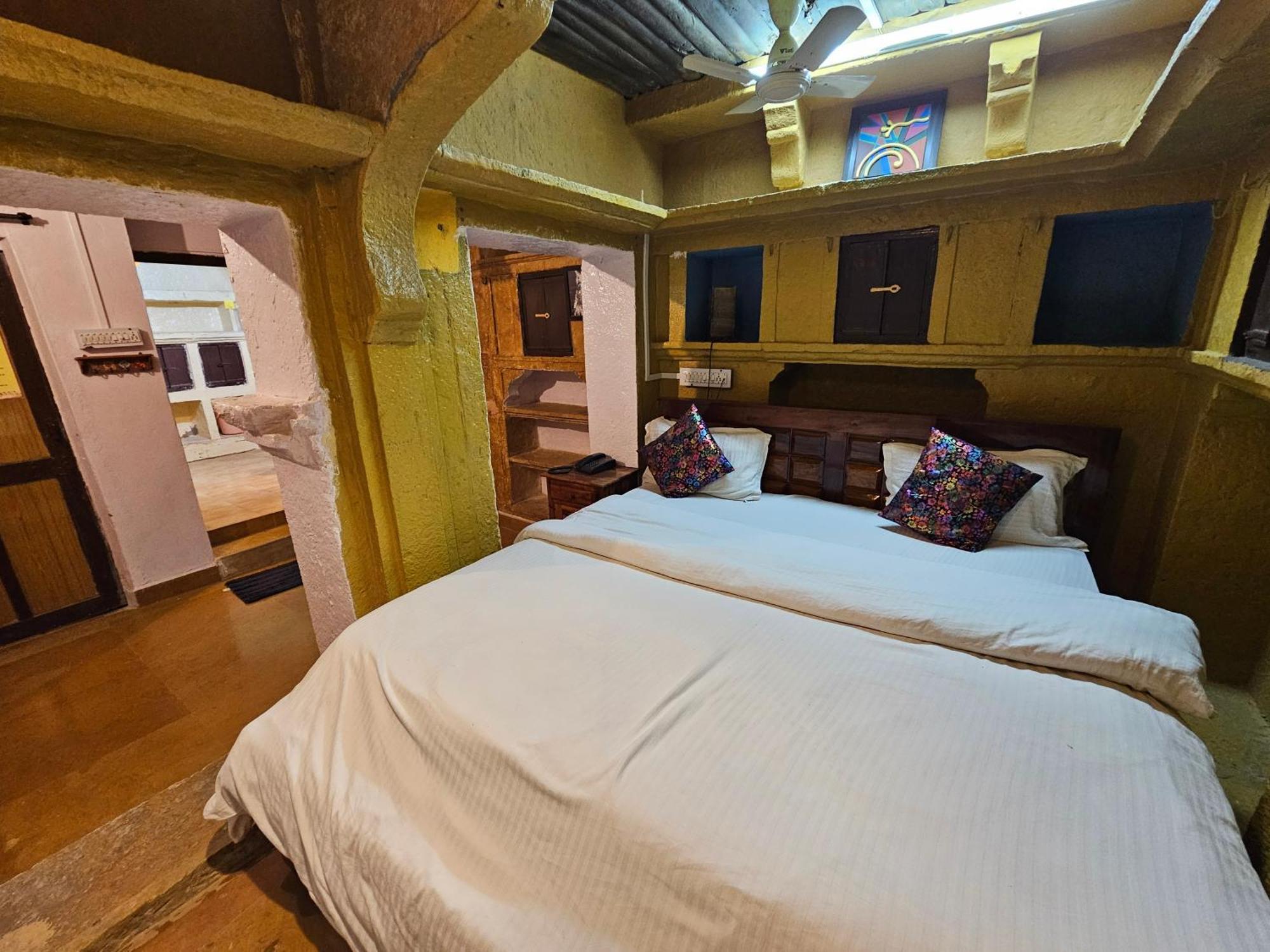 Desert Haveli Guest House Jaisalmer Kamer foto