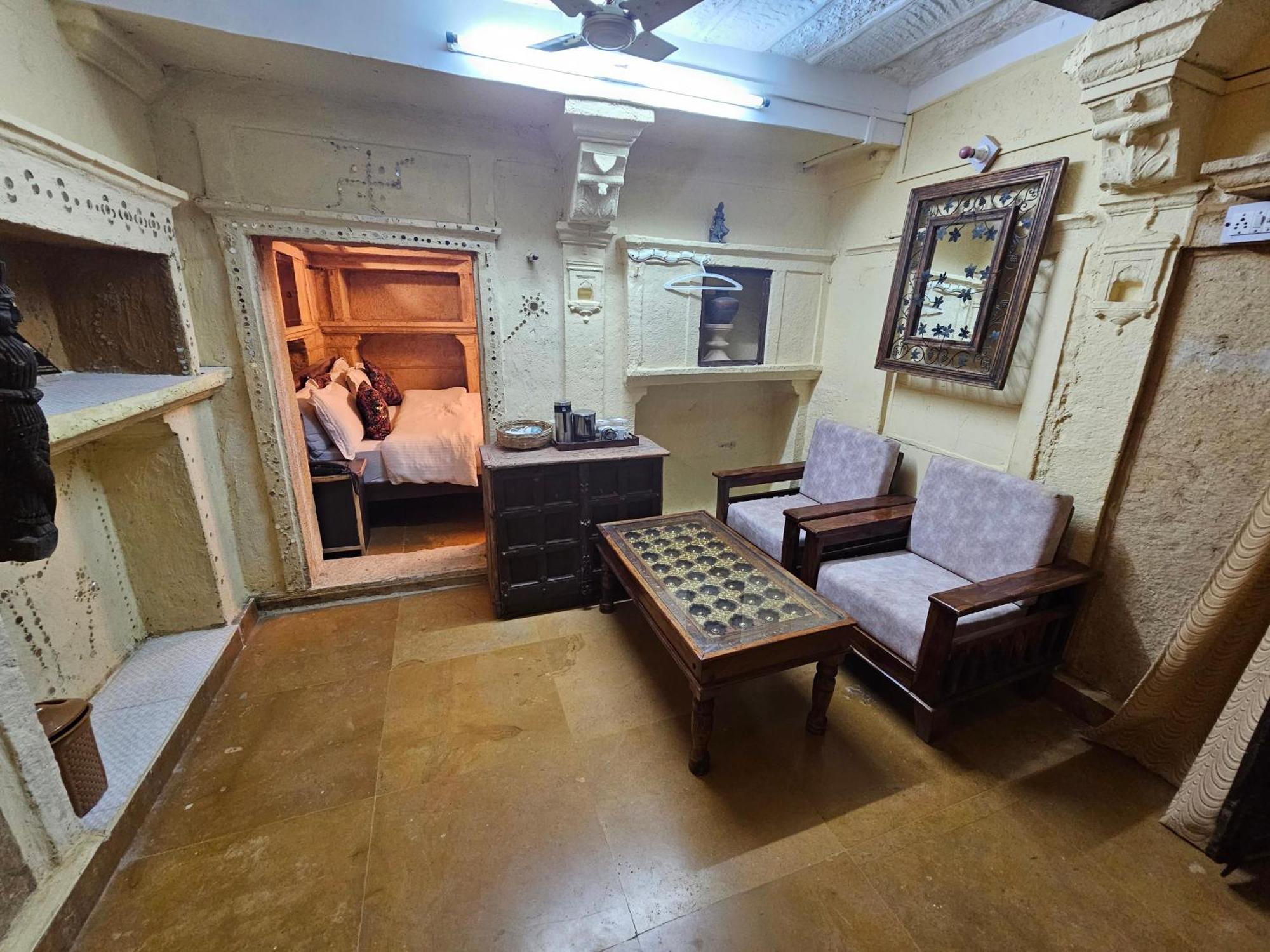 Desert Haveli Guest House Jaisalmer Kamer foto