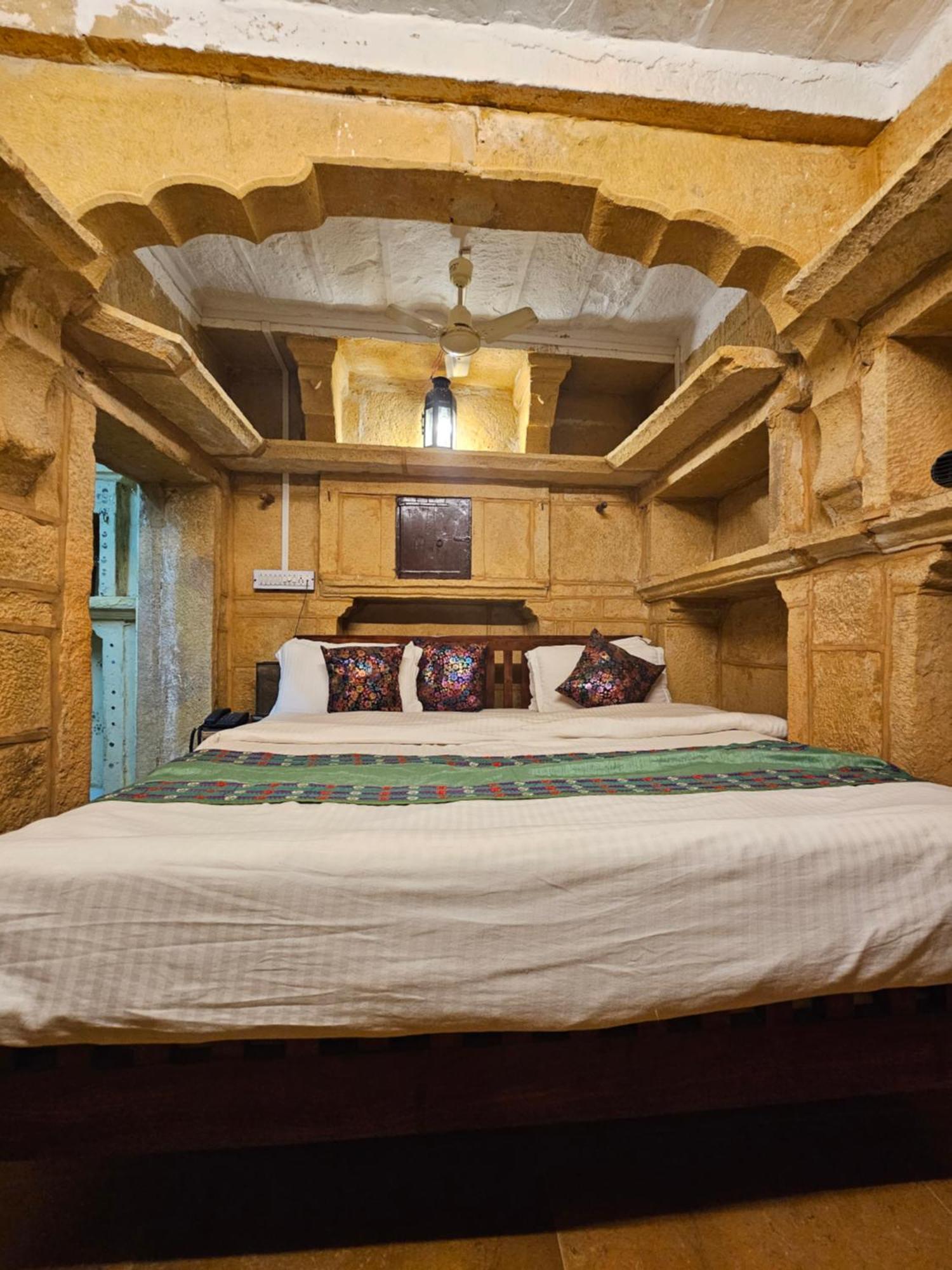 Desert Haveli Guest House Jaisalmer Kamer foto