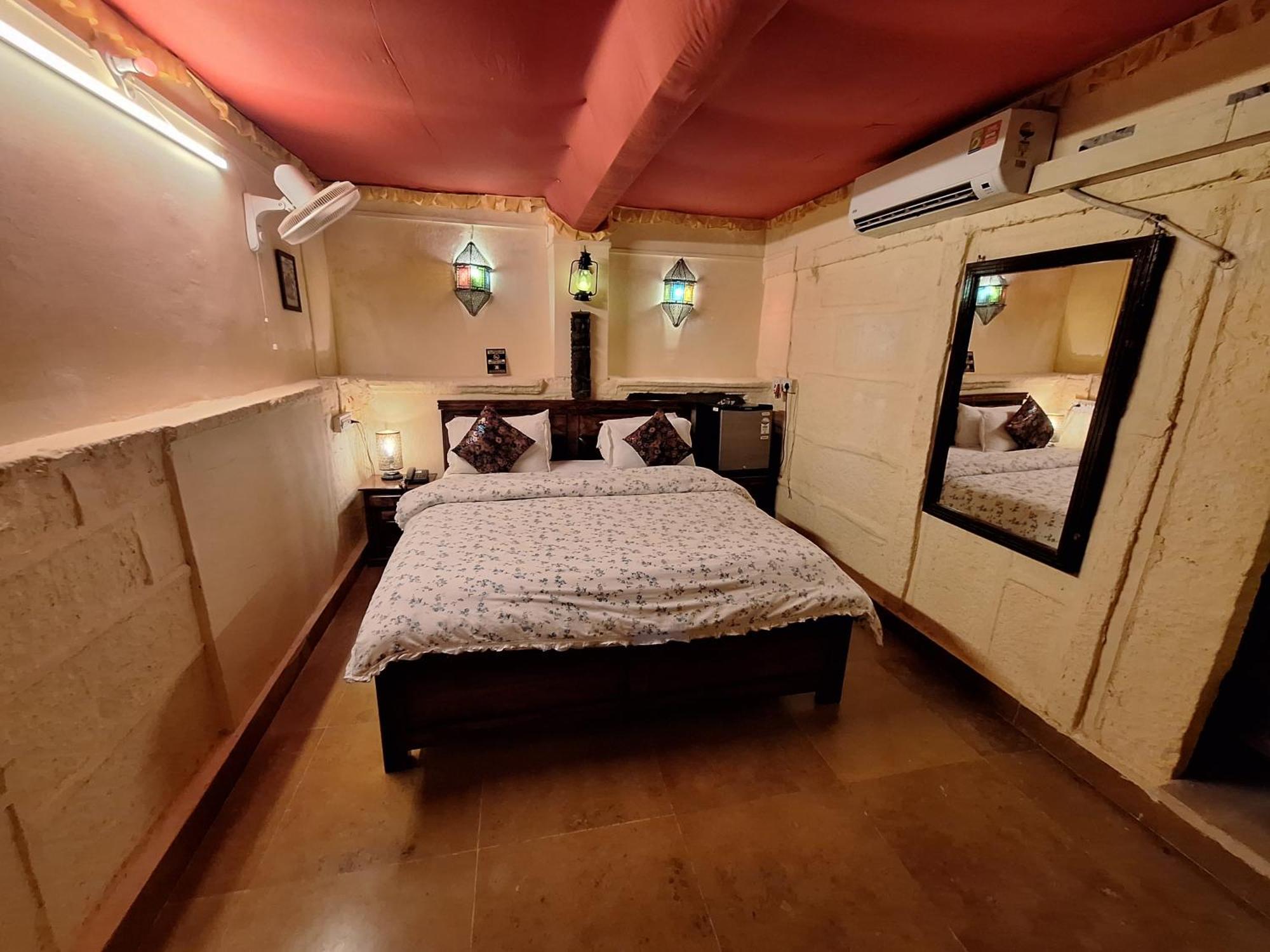 Desert Haveli Guest House Jaisalmer Kamer foto